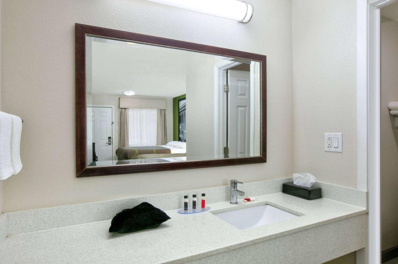 מלון Super 8 By Wyndham Palestine Tx מראה חיצוני תמונה